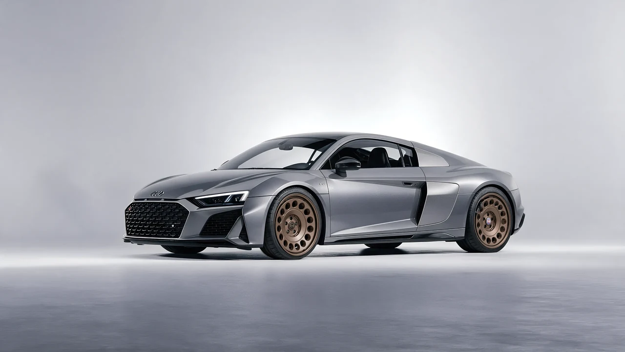 Audi R8 2022 on HRE Performance Wheels 037-GTM forged wheels, front three-quarter view
