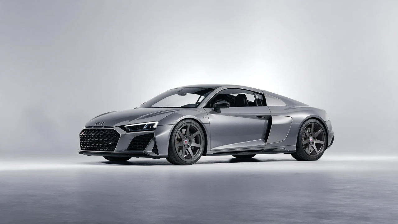Audi R8 2022 on HRE Performance Wheels 307-GT forged wheels, front three-quarter view