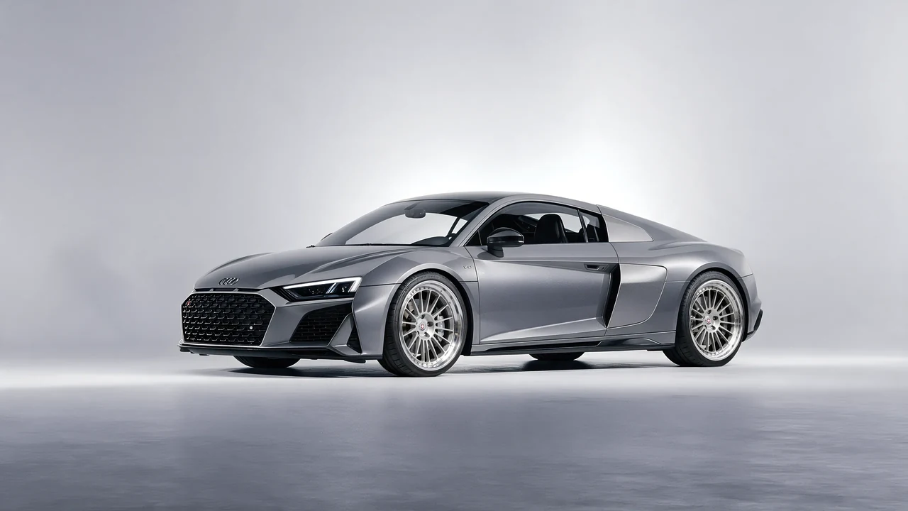 Audi R8 2022 on HRE Performance Wheels 309 forged wheels, front three-quarter view