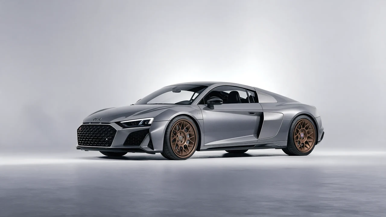 Audi R8 2022 on HRE Performance Wheels 500-GTM forged wheels, front three-quarter view