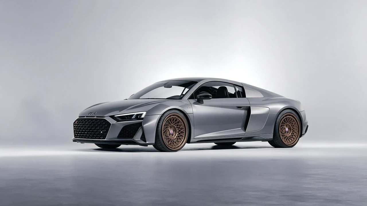 Audi R8 2022 on HRE Performance Wheels 501-GTM forged wheels, front three-quarter view
