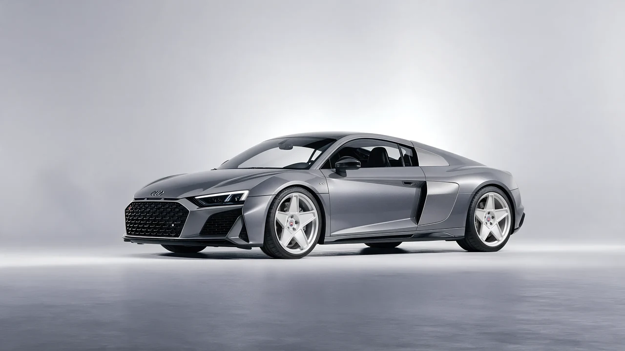 Audi R8 2022 on HRE Performance Wheels 505M forged wheels, front three-quarter view