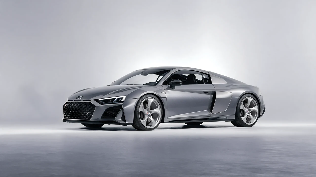 Audi R8 2022 on HRE Performance Wheels 522M forged wheels, front three-quarter view
