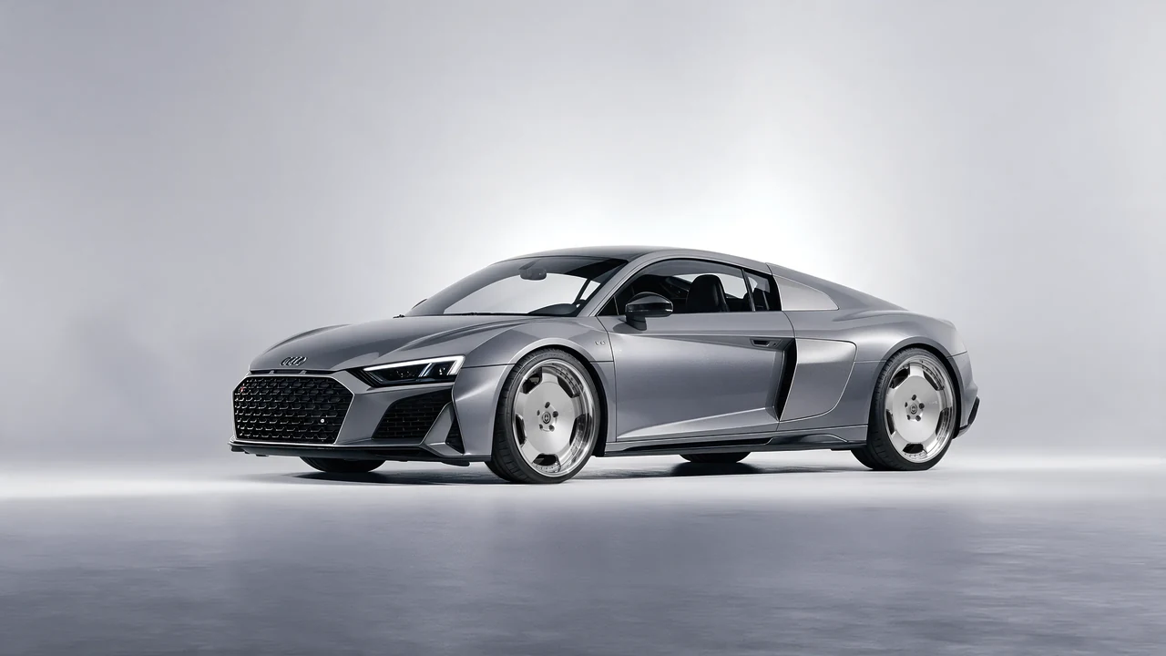 Audi R8 2022 on HRE Performance Wheels 544C forged wheels, front three-quarter view