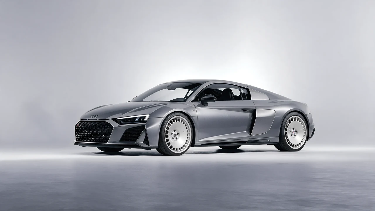 Audi R8 2022 on HRE Performance Wheels 935M forged wheels, front three-quarter view