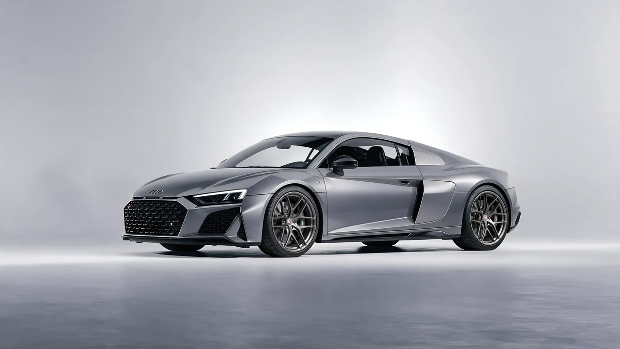 Audi R8 2022 on HRE Performance Wheels P161 forged wheels, front three-quarter view