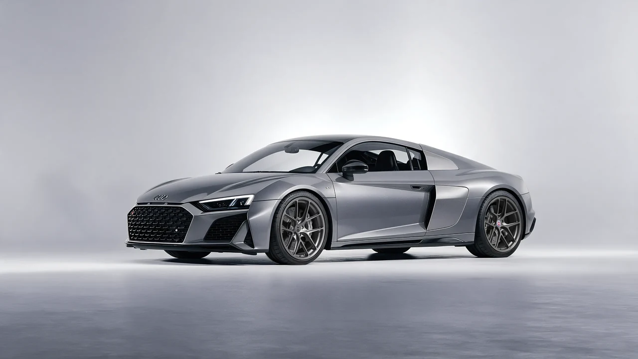 Audi R8 2022 on HRE Performance Wheels R101-Lightweight forged wheels, front three-quarter view