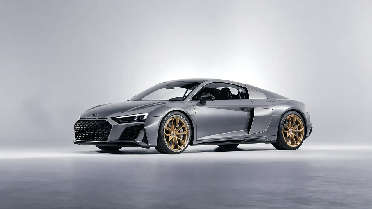 Audi R8 2022 on HRE Performance Wheels S201H forged wheels, front three-quarter view