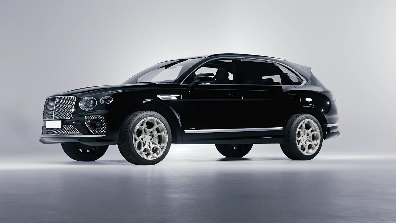 Bentley Bentayga Hybrid 2023 on RDB LA Revolver forged wheels, front three-quarter view