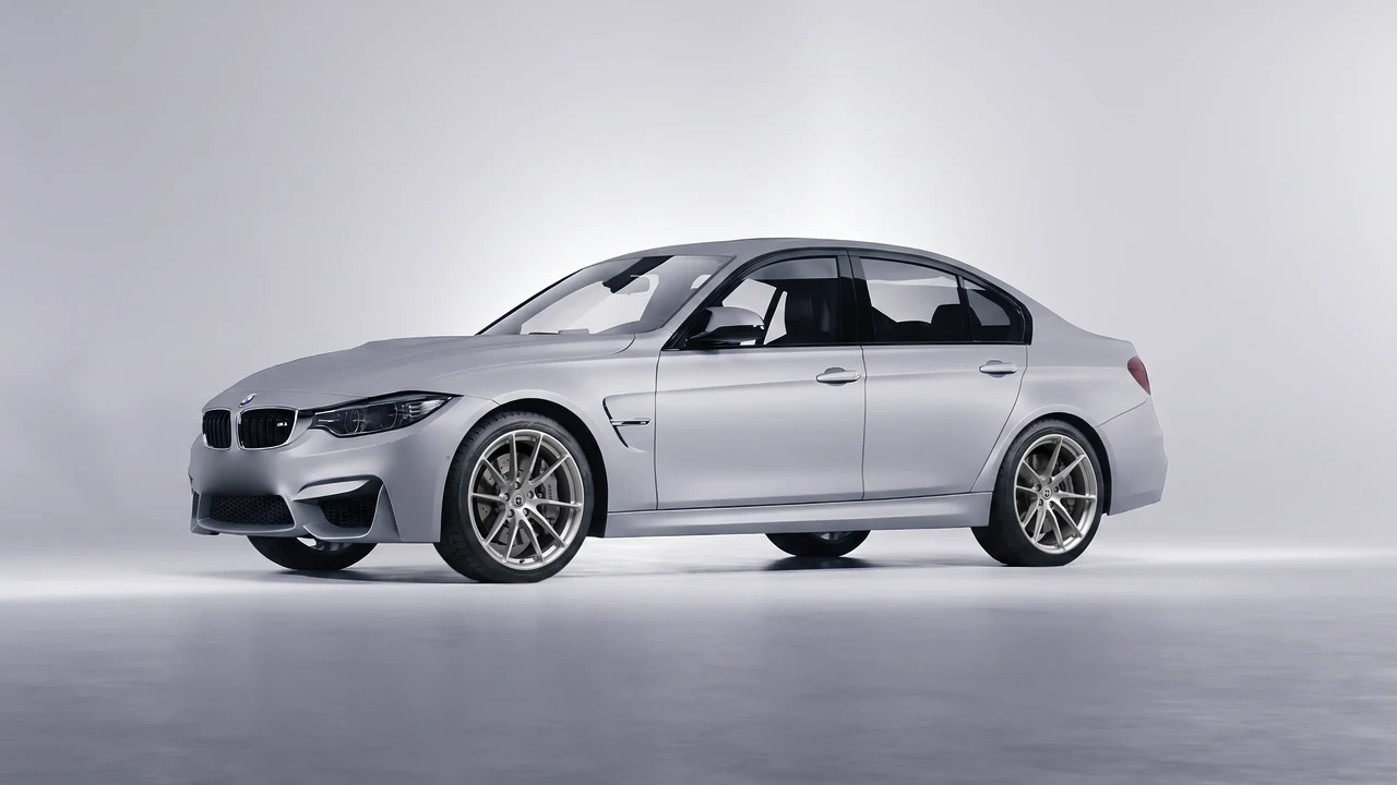 BMW M3 (F80) 2018 on HRE Performance Wheels P104 forged wheels, front three-quarter view