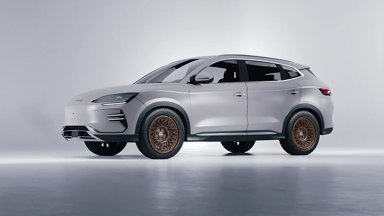 BYD Seal U 2025 on HRE Performance Wheels 501-GTM forged wheels, front three-quarter view