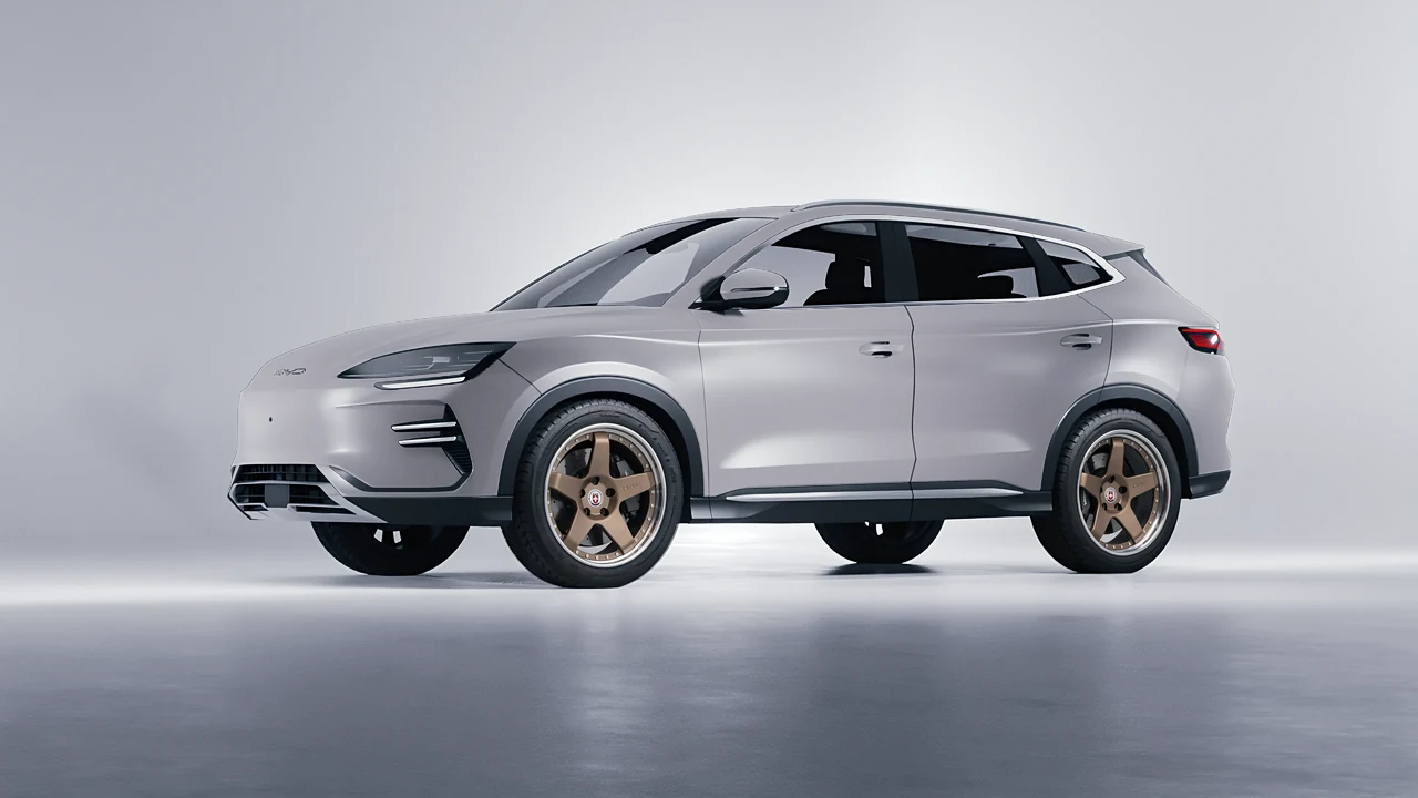 BYD Seal U 2025 on HRE Performance Wheels C105 forged wheels, front three-quarter view