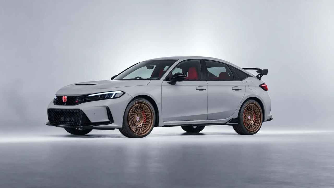 Honda Civic Type R 2023 on HRE Performance Wheels 501-GTM forged wheels, front three-quarter view