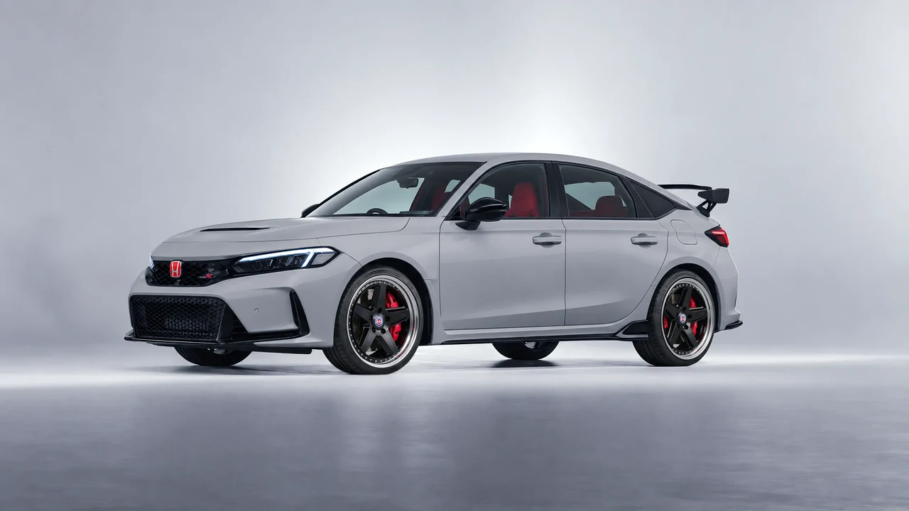 Honda Civic Type R 2023 on HRE Performance Wheels 517 forged wheels, front three-quarter view