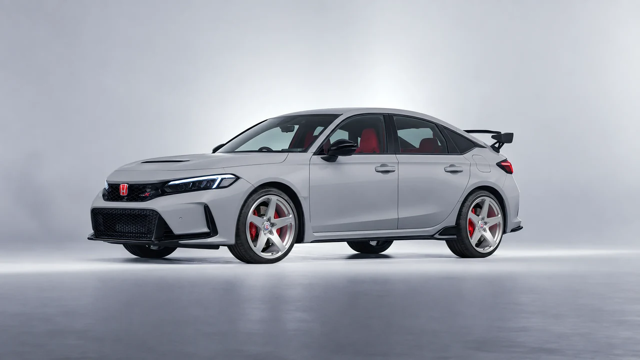 Honda Civic Type R 2023 on HRE Performance Wheels 527M forged wheels, front three-quarter view