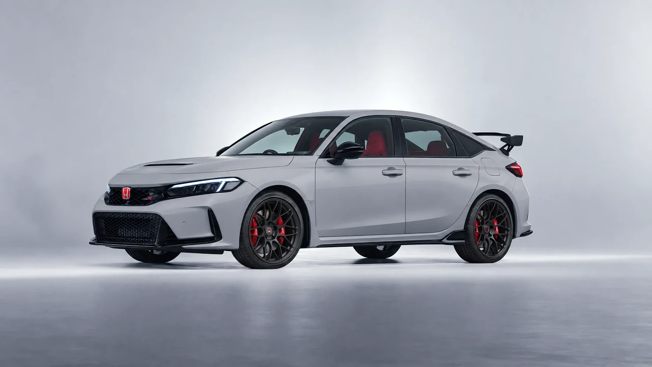 Honda Civic Type R 2023 on HRE Performance Wheels RC100 forged wheels, front three-quarter view