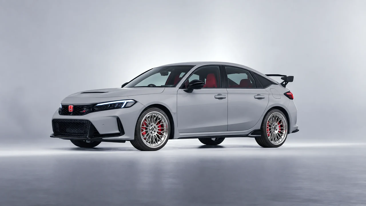 Honda Civic Type R 2023 on RDB LA Signature forged wheels, front three-quarter view