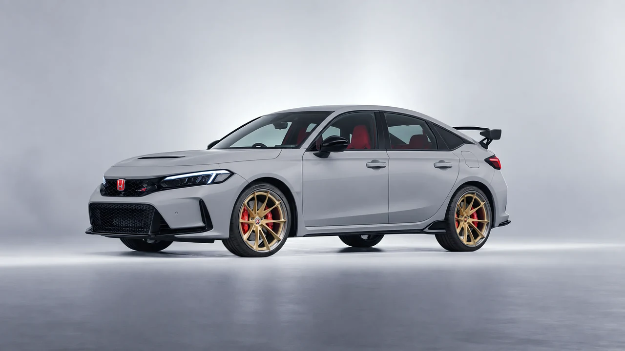 Honda Civic Type R 2023 on HRE Performance Wheels S204H forged wheels, front three-quarter view