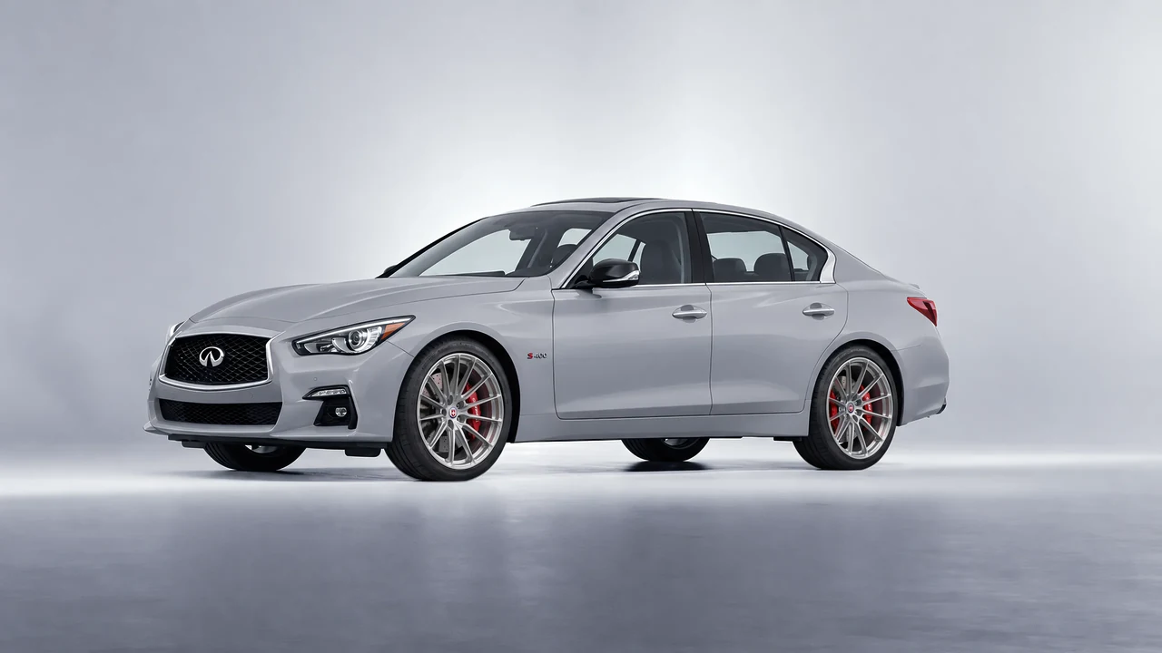 Infiniti Q50 Red Sport 400 2018 on HRE Performance Wheels P103SC forged wheels, front three-quarter view