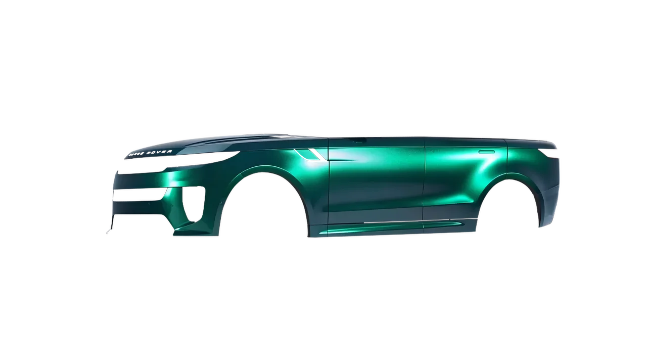 Land Rover Range Rover Sport SV 2024 wrapped in Green Black Iridescent Gloss (KPMF K75460), front three-quarter view