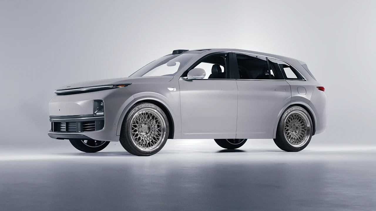 Lixiang Li L7 2025 on HRE Performance Wheels 501 forged wheels, front three-quarter view