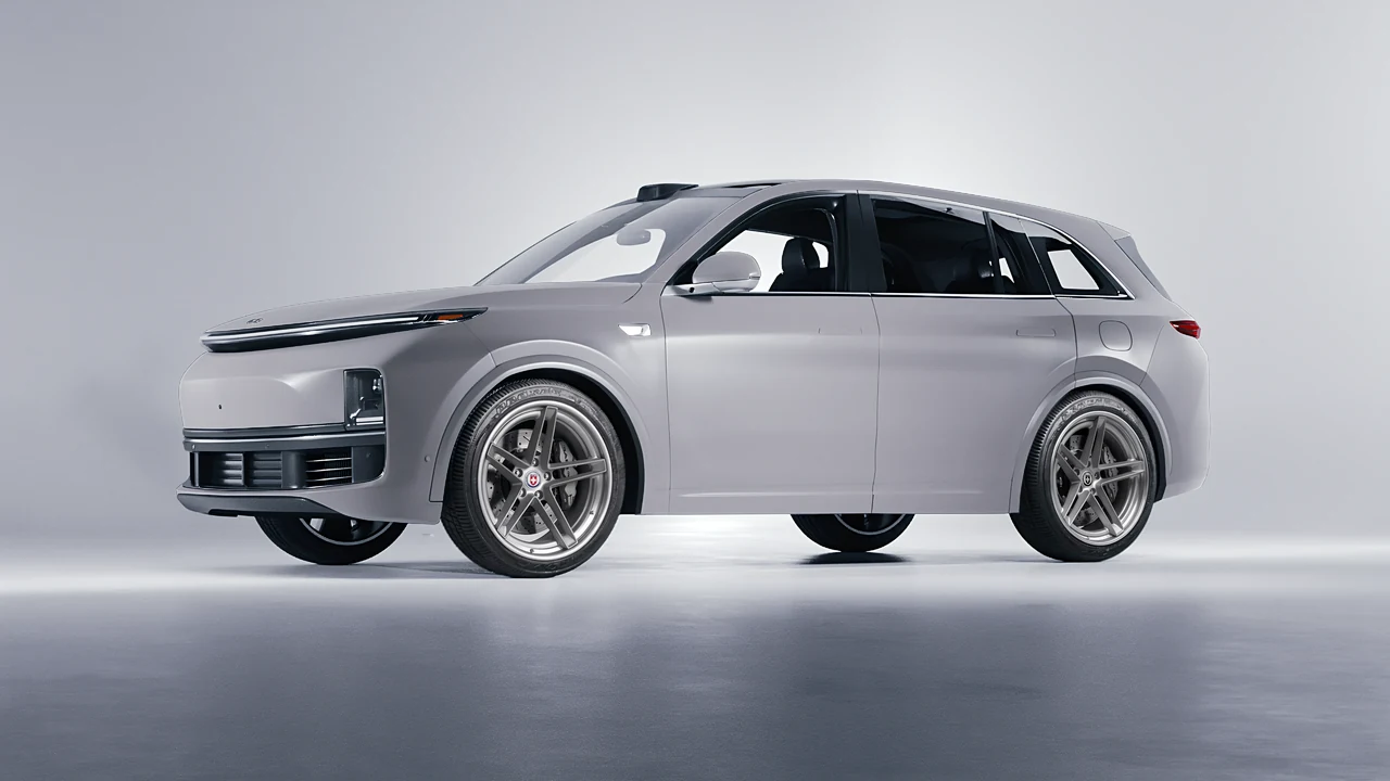 Lixiang Li L7 2025 on HRE Performance Wheels G-Code forged wheels, front three-quarter view