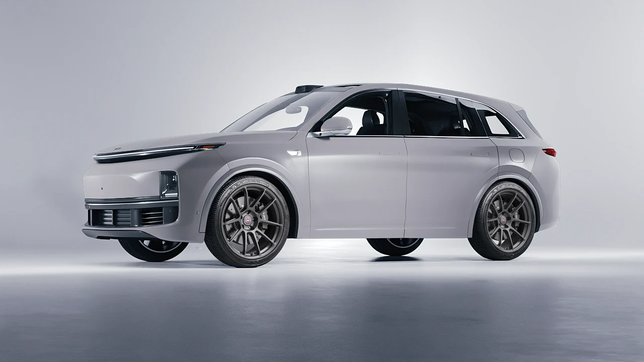 Lixiang Li L7 2025 on HRE Performance Wheels RC104 forged wheels, front three-quarter view