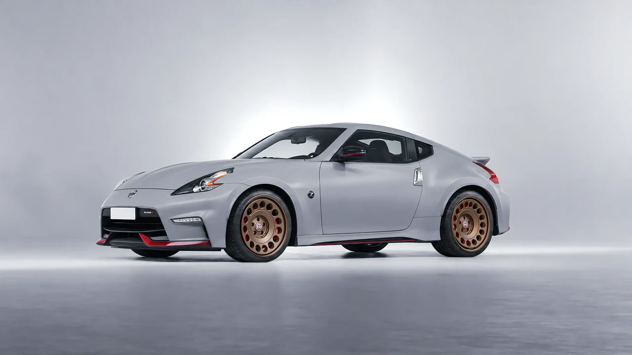 Nissan 370Z Nismo 2015 on HRE Performance Wheels 037-GTM forged wheels, front three-quarter view