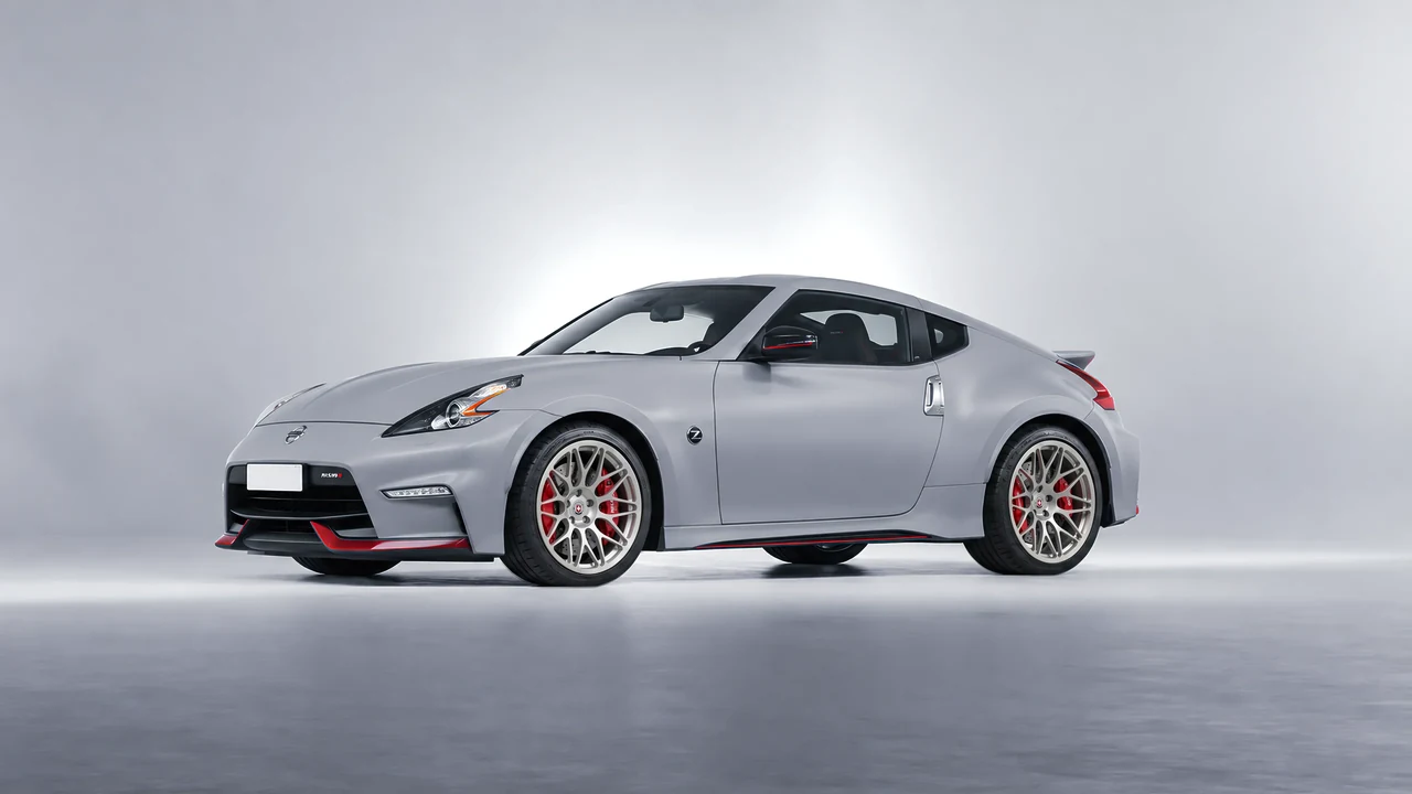 Nissan 370Z Nismo 2015 on HRE Performance Wheels 300M forged wheels, front three-quarter view