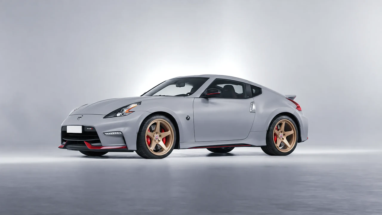 Nissan 370Z Nismo 2015 on HRE Performance Wheels 305-GTS forged wheels, front three-quarter view