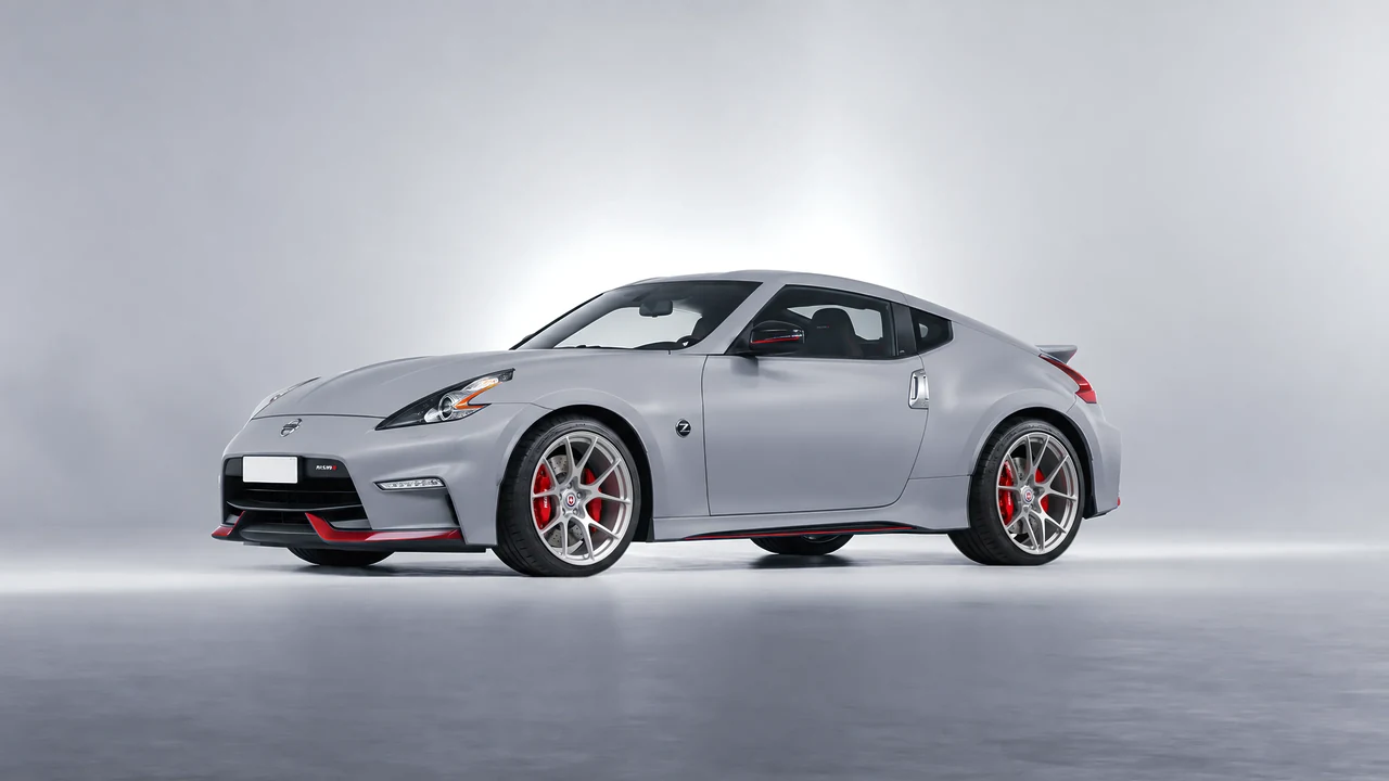 Nissan 370Z Nismo 2015 on HRE Performance Wheels 521M forged wheels, front three-quarter view