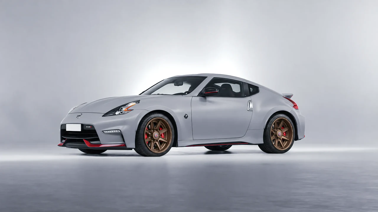 Nissan 370Z Nismo 2015 on HRE Performance Wheels HD188 forged wheels, front three-quarter view
