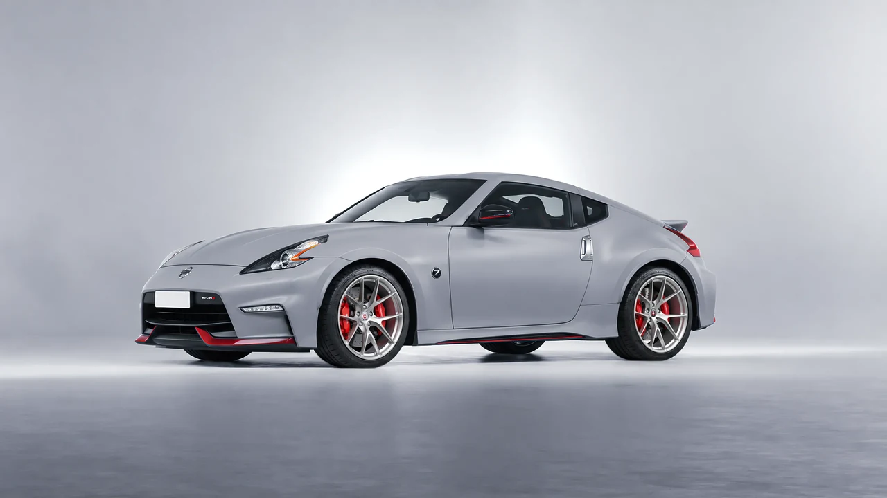 Nissan 370Z Nismo 2015 on HRE Performance Wheels P101 forged wheels, front three-quarter view