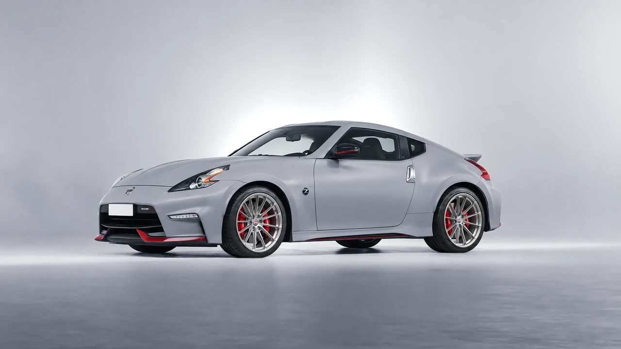 Nissan 370Z Nismo 2015 on HRE Performance Wheels P103SC forged wheels, front three-quarter view