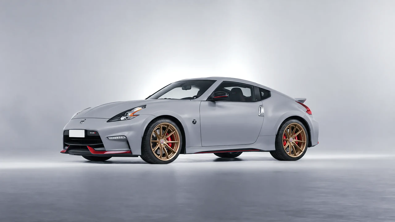Nissan 370Z Nismo 2015 on HRE Performance Wheels S104SC forged wheels, front three-quarter view