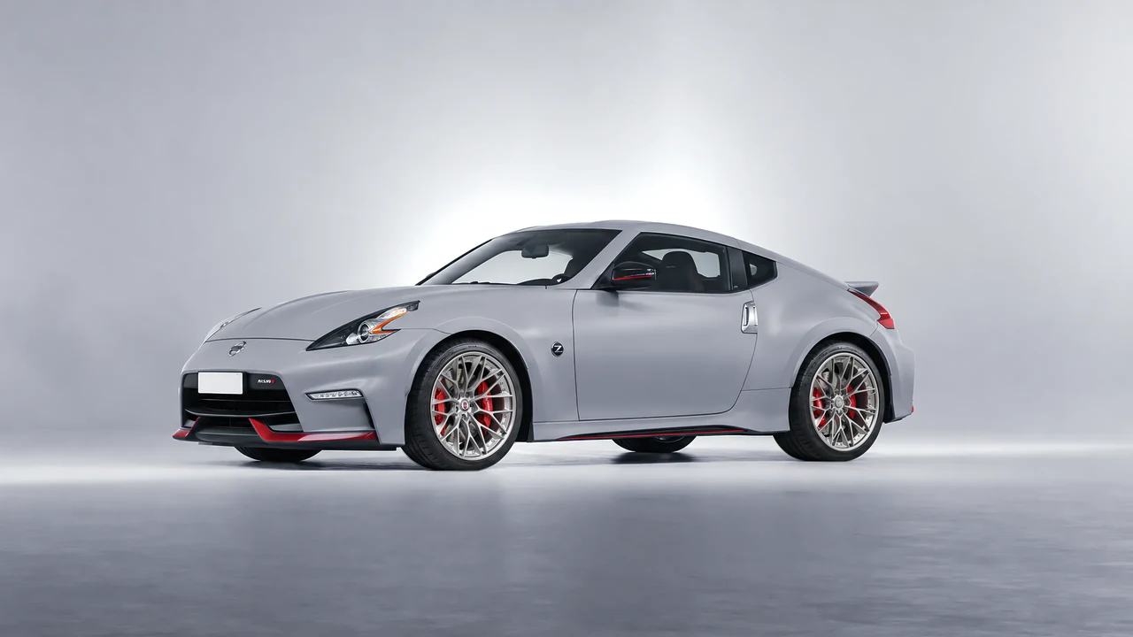 Nissan 370Z Nismo 2015 on HRE Performance Wheels S200 forged wheels, front three-quarter view