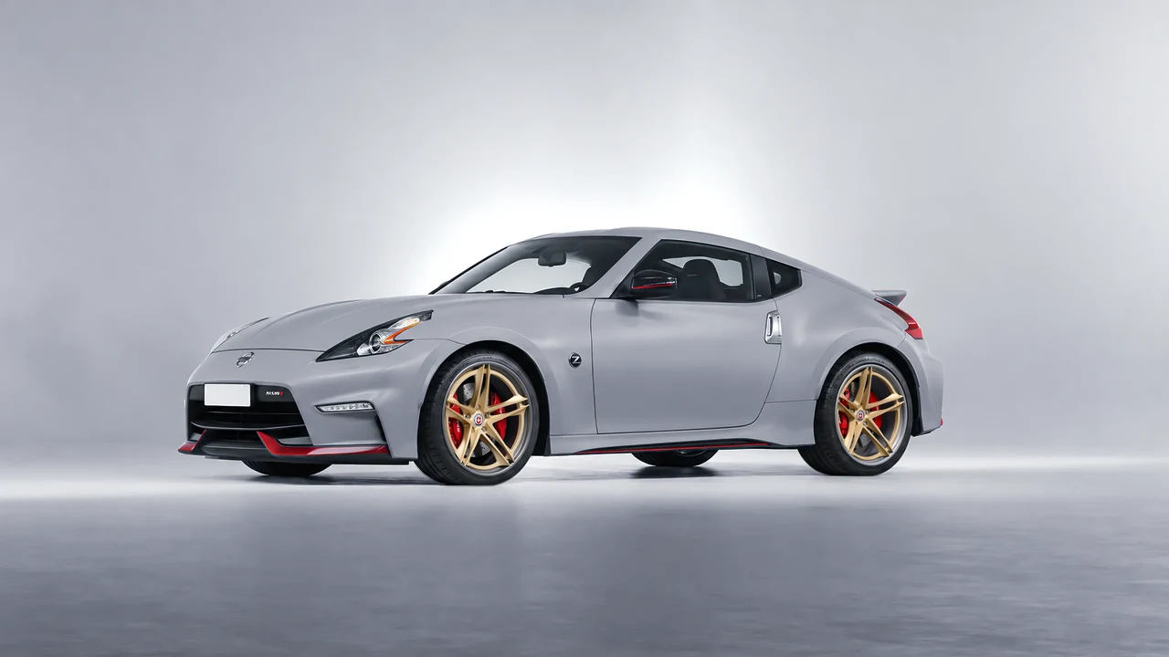 Nissan 370Z Nismo 2015 on HRE Performance Wheels S207H forged wheels, front three-quarter view