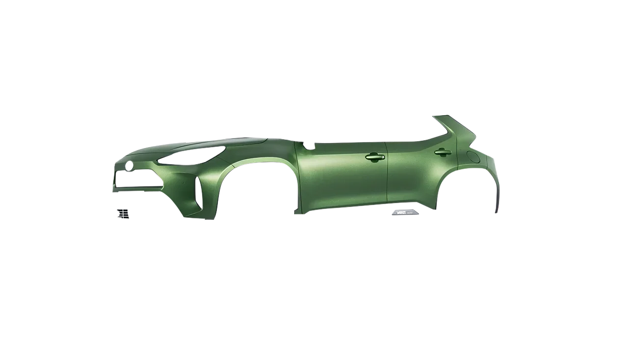 Toyota Yaris Cross 2024 wrapped in Apple Green (Avery Dennison SW900-745-M), front three-quarter view