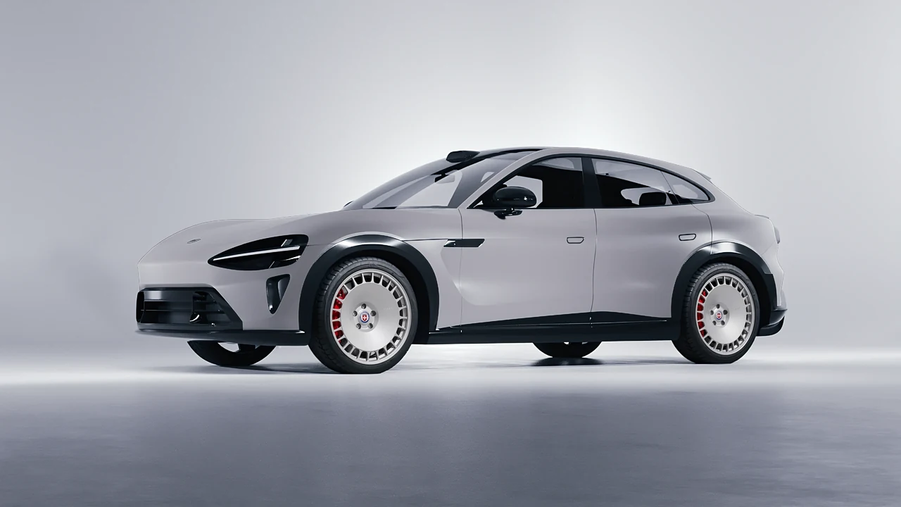 Xiaomi YU7 2025 on HRE Performance Wheels 935M forged wheels, front three-quarter view
