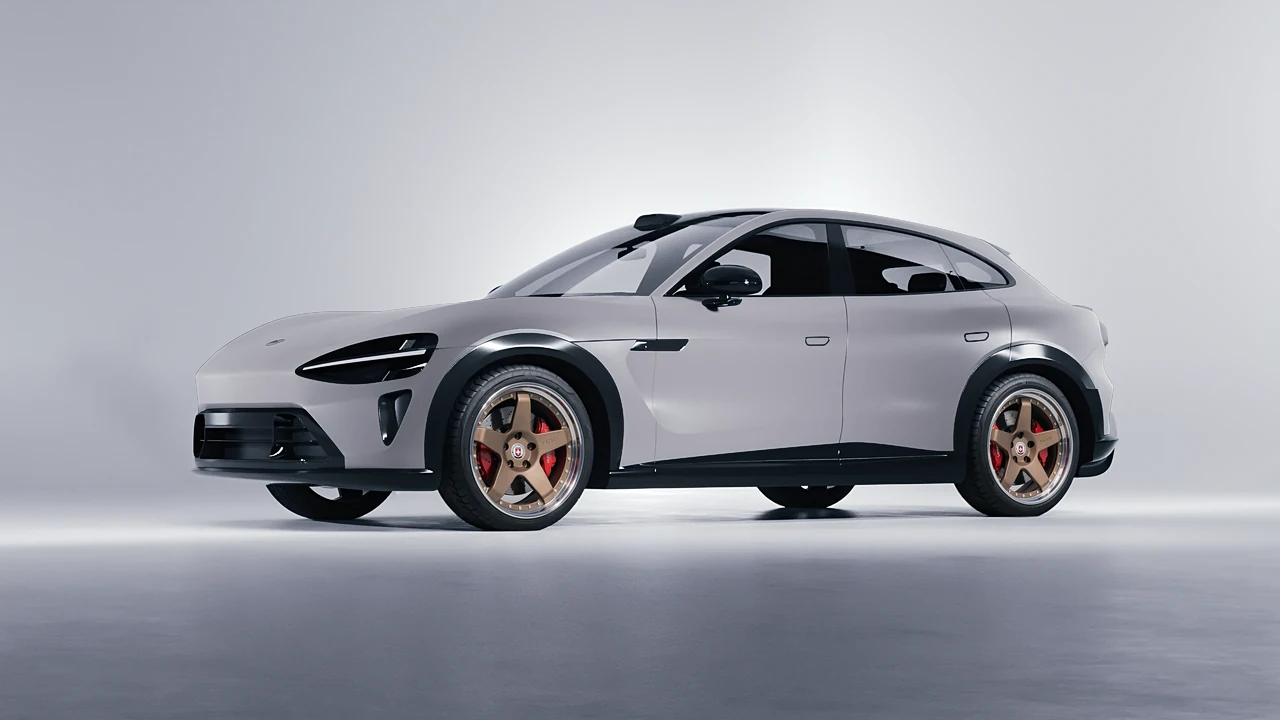 Xiaomi YU7 2025 on HRE Performance Wheels C105 forged wheels, front three-quarter view