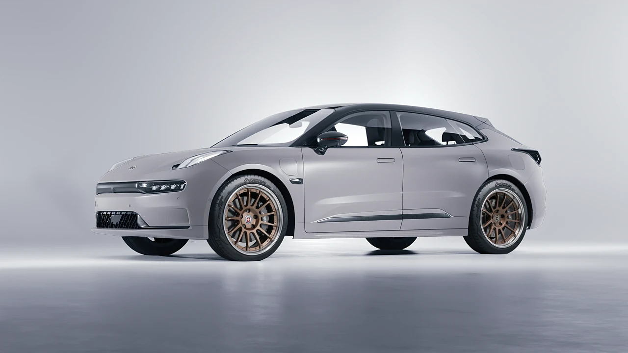 Zeekr 001 2025 on HRE Performance Wheels C109 forged wheels, front three-quarter view