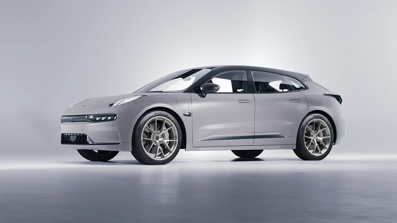 Zeekr 001 2025 on HRE Performance Wheels P101 forged wheels, front three-quarter view