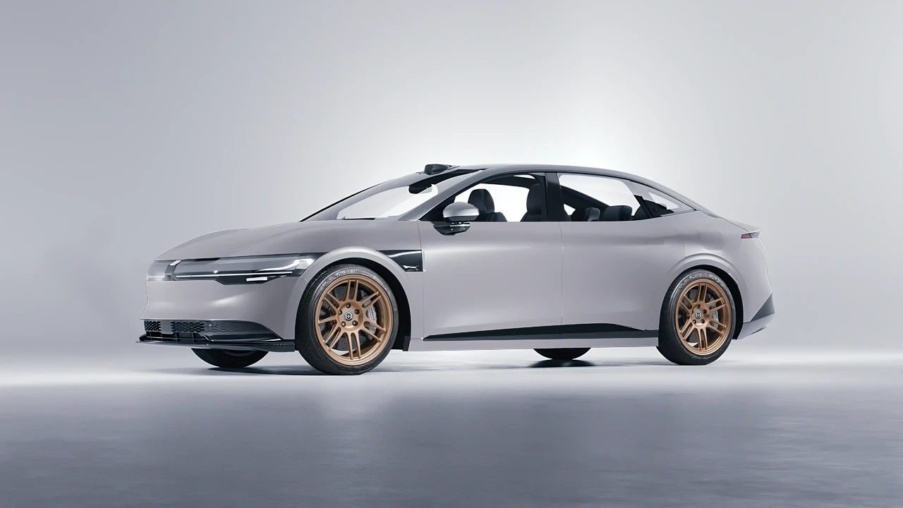 Zeekr 007 2025 on HRE Performance Wheels 312-GTS forged wheels, front three-quarter view