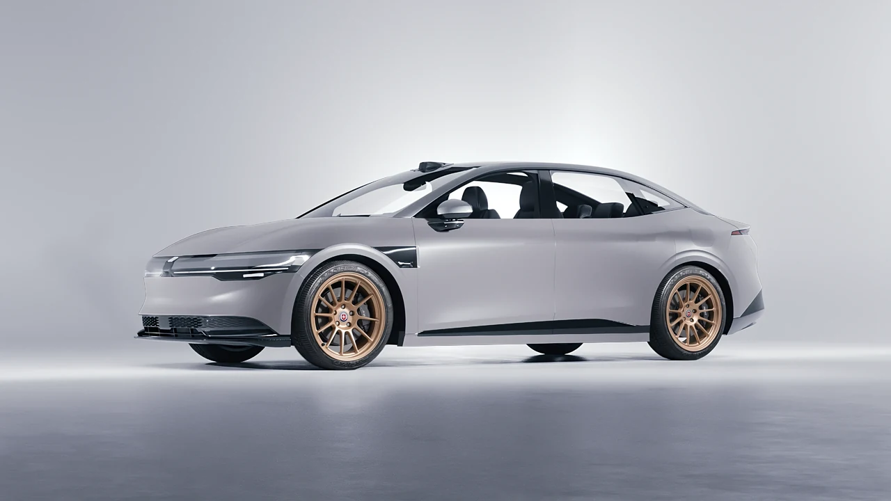 Zeekr 007 2025 on HRE Performance Wheels 313-GTS forged wheels, front three-quarter view
